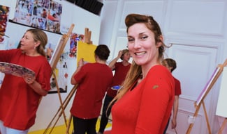 artist-leader-Poppy-Kay-at-Paint-Jams-arty-tea-party-pop-up-art-workshops-London-in-Soho
